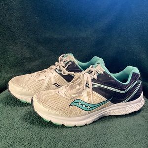 Saucony S10421-1 woman’s size 10W in very good condition (see photo’s)